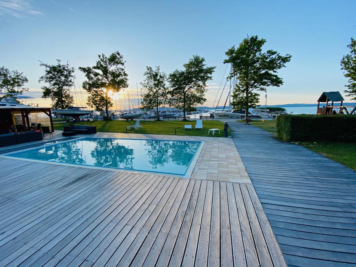 Bl Lakeside Apartman Balatonlelle Eksteriør billede
