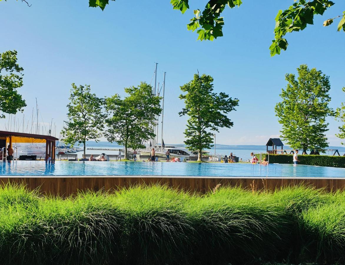 Bl Lakeside Apartman Balatonlelle Eksteriør billede