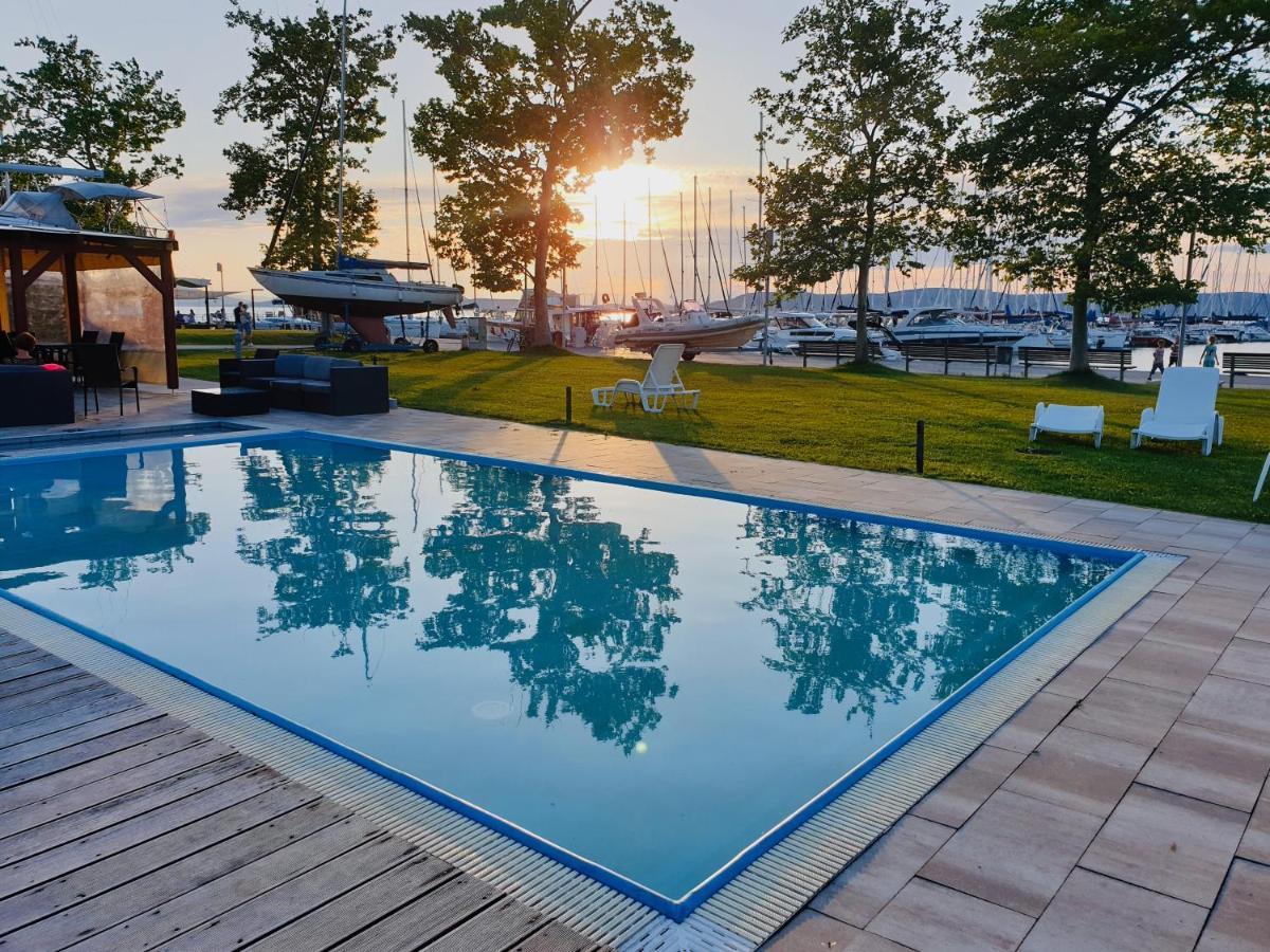 Bl Lakeside Apartman Balatonlelle Eksteriør billede