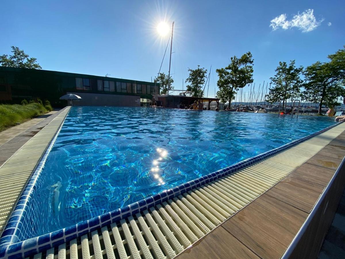 Bl Lakeside Apartman Balatonlelle Eksteriør billede