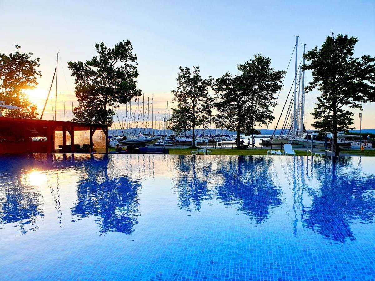 Bl Lakeside Apartman Balatonlelle Eksteriør billede