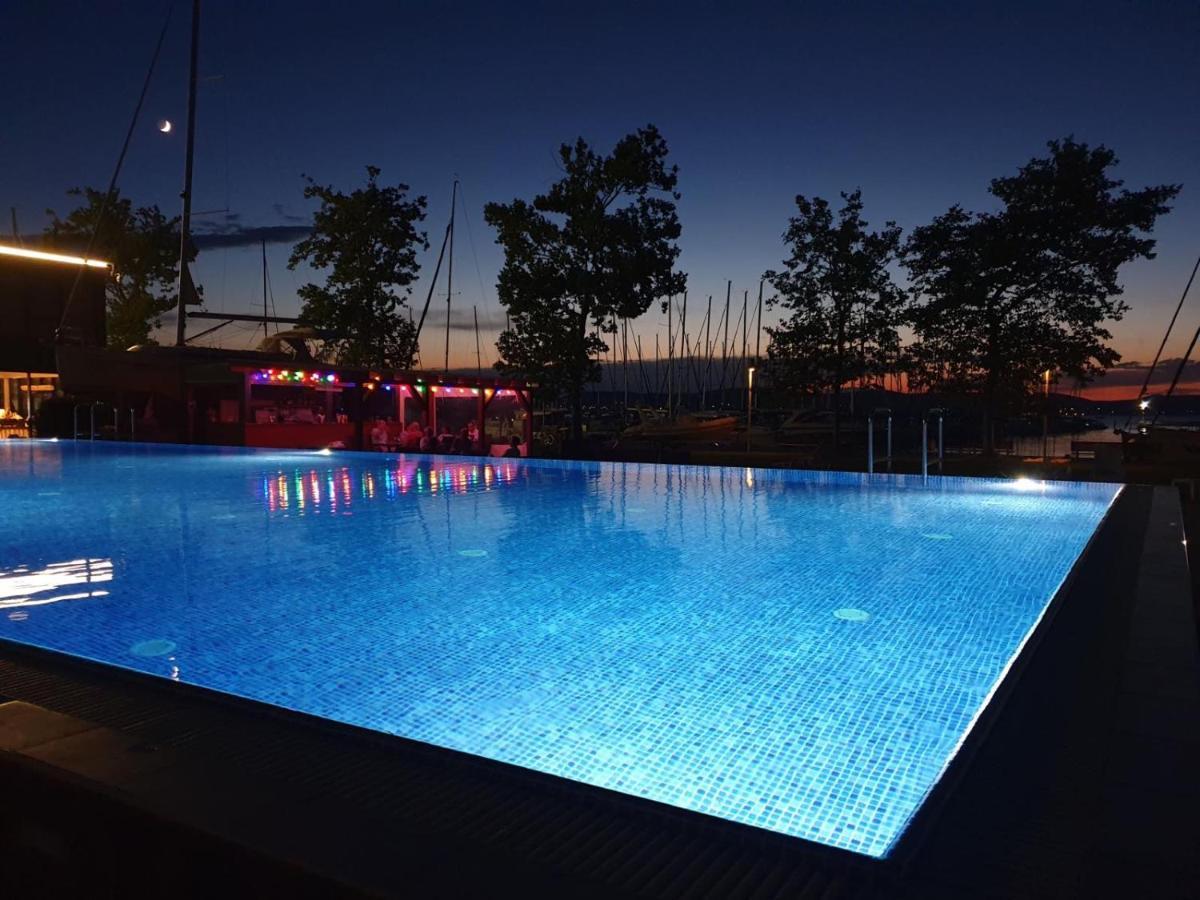 Bl Lakeside Apartman Balatonlelle Eksteriør billede
